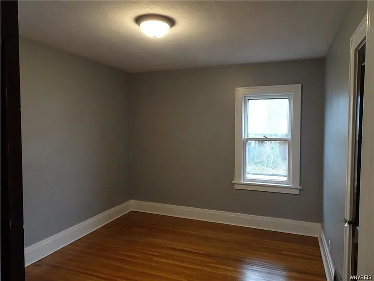 192 Euclid Ave — Photo 2