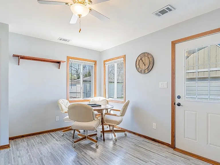 8124 Robertson Pl — Photo 32