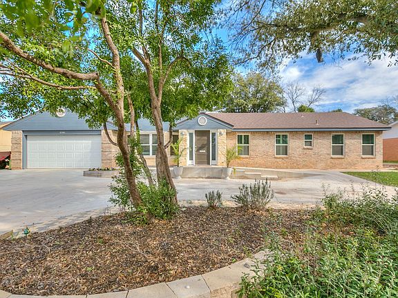 4th image of 2760 Dena Dr