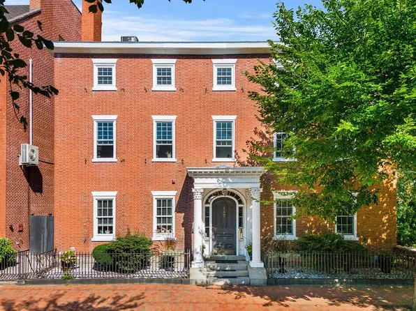 147 State St APT 4, Portsmouth, NH 03801