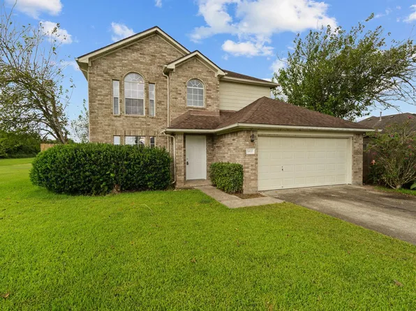 5800 Winding Brook Dr, Dickinson, TX 77539