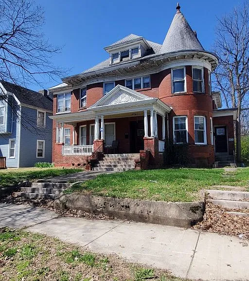 315 S 18th St — Photo 1