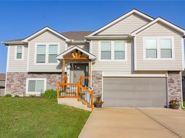1805 NW Nicholas Dr, Grain Valley, MO 64029