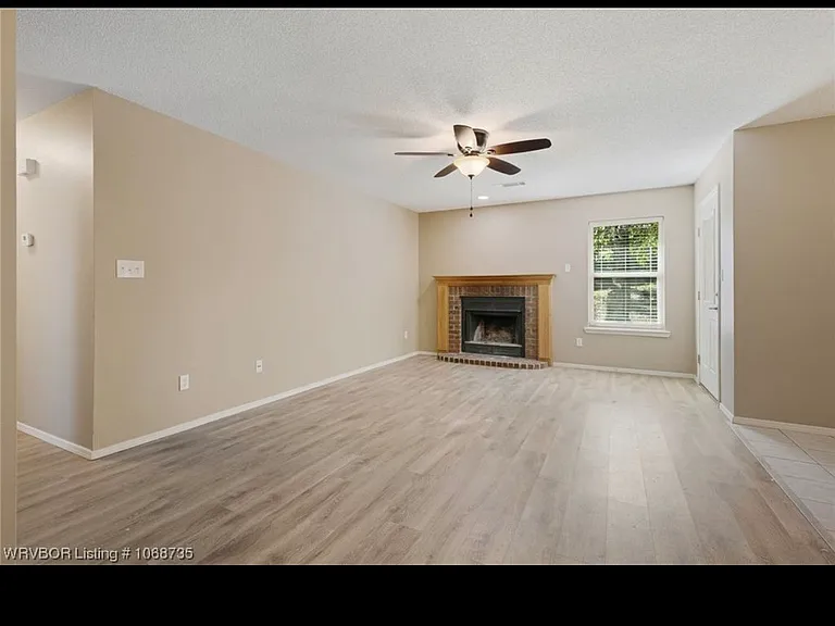 2406 Linda Ct — Photo 25