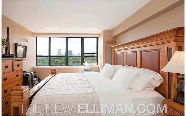 Rented by Douglas Elliman | media 17