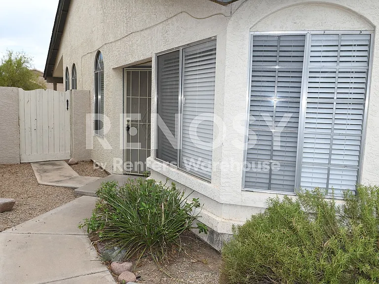 3049 E Siesta Ln — Photo 3