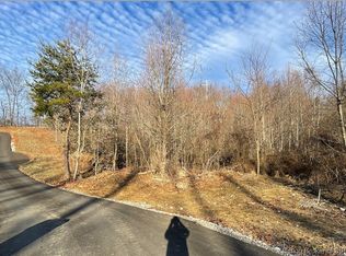 807 Wooded Ridge Dr, New Albany, IN 47150