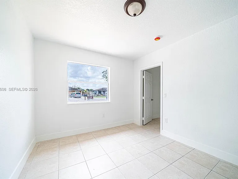 705 NW 13th Ter — Photo 20