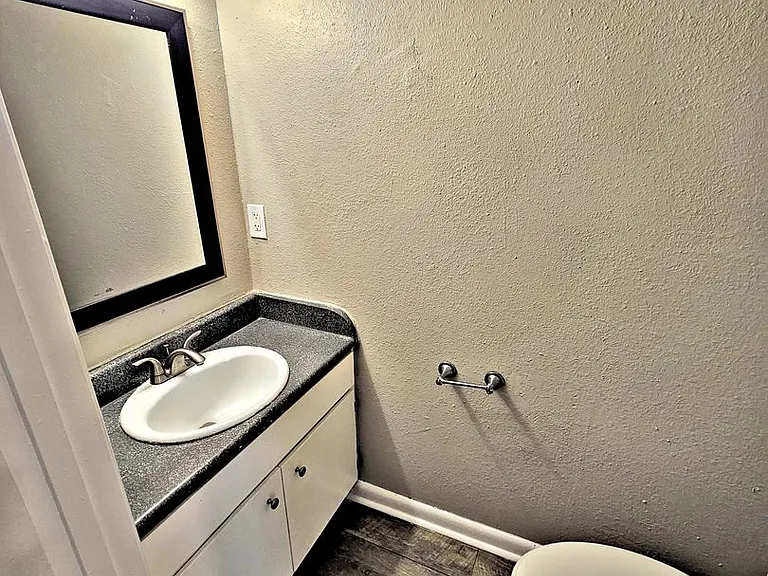 Avalon Cove Townhomes — Photo 27