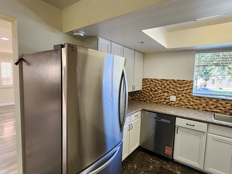 420 Riverdale Dr #11 — Photo 25