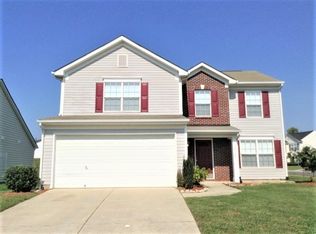10704 Mountain Springs Dr, Charlotte, NC 28278