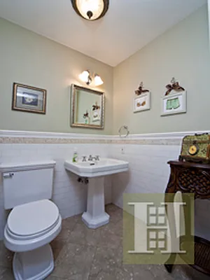 Rented by Halstead Real Estate | media 6