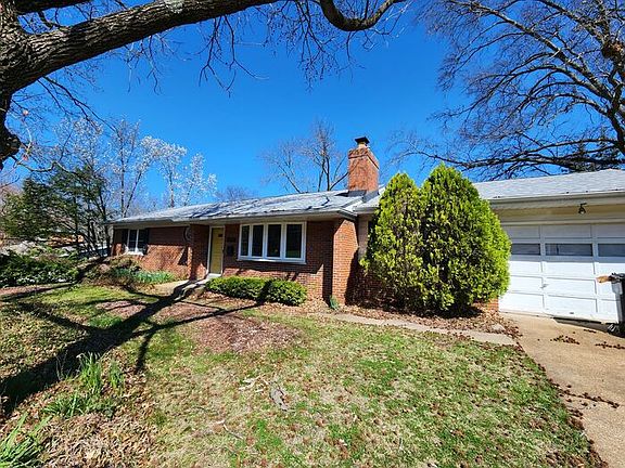 2nd image of 1005 W Essex Ave