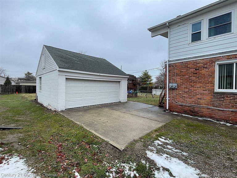 Listing photo 5