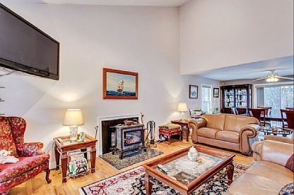 4th image of 15 Woodview Way