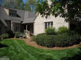 25 Sturbridge Ln, Greensboro, NC 27408