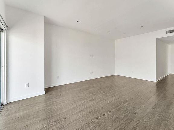 5th image of 11776 Idaho Ave #401