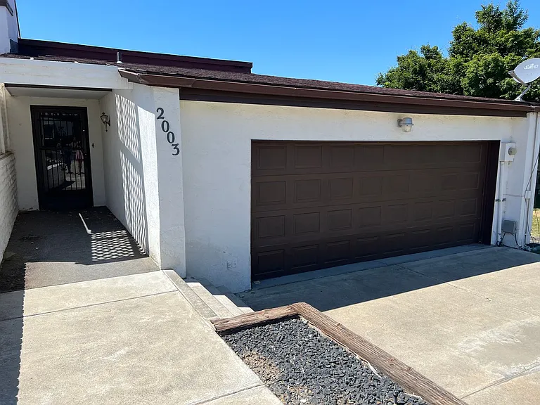 2003 Meadows Dr N — Photo 14
