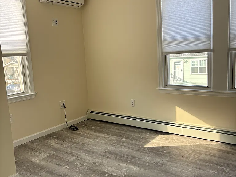 304 W Magnolia Ave — Photo 5
