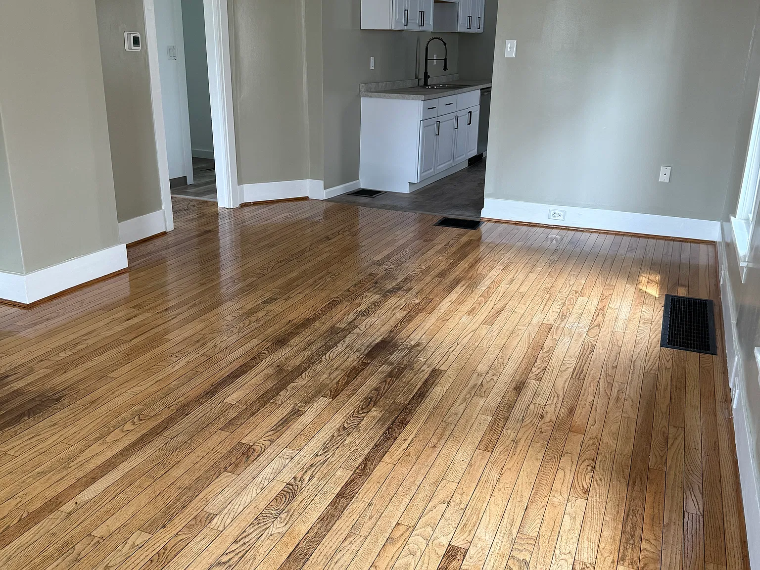 3 bed, 1254 sqft, $1,975 — Photo 2