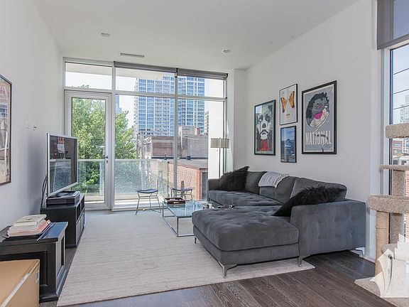 5th image of 863 N Franklin St #305