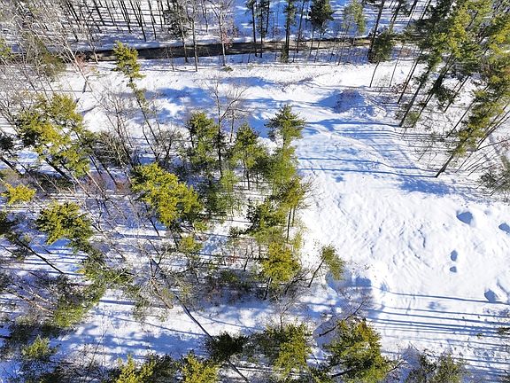 4th image of 3 Maple Ave