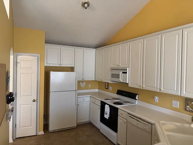 Building Photo - 1023 Longwell Pl