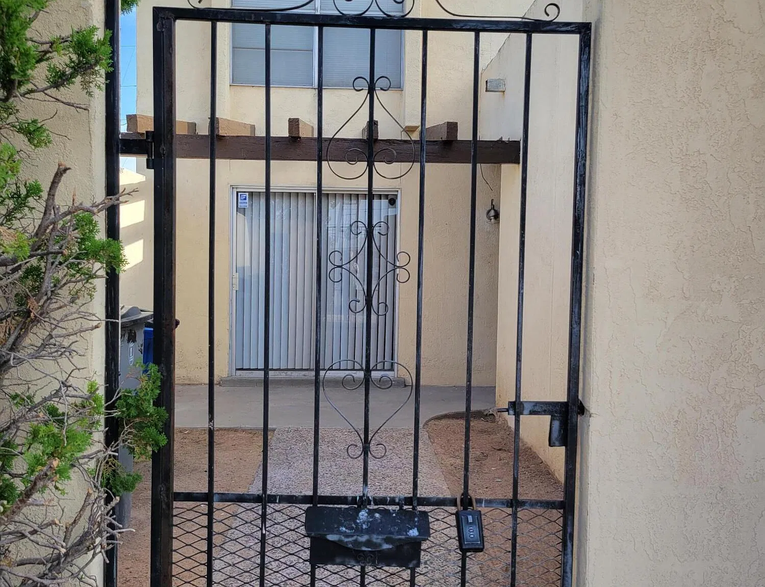3 bed, 2.5 bath, 1320 sqft, $1,495 — Photo 3