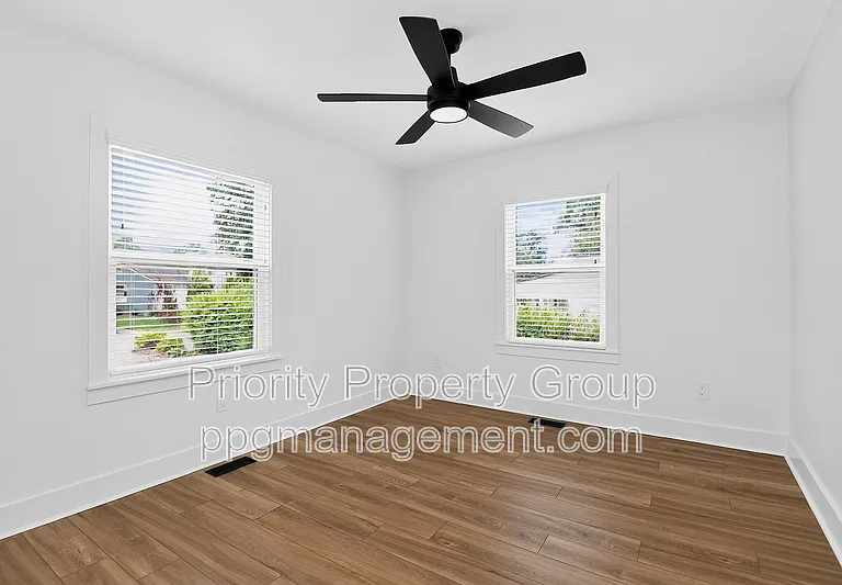 1033 Drummond Ave — Photo 32
