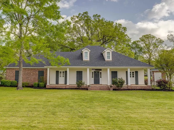 305 Frenchmans Bend Pl, Monroe, LA 71203