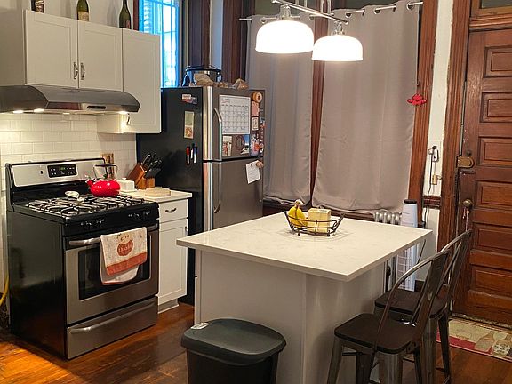 5th image of 1533 W Augusta Blvd #1