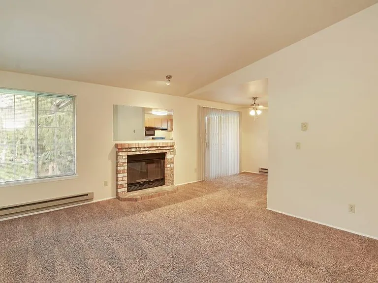 Arbor Square Apartments — Photo 13