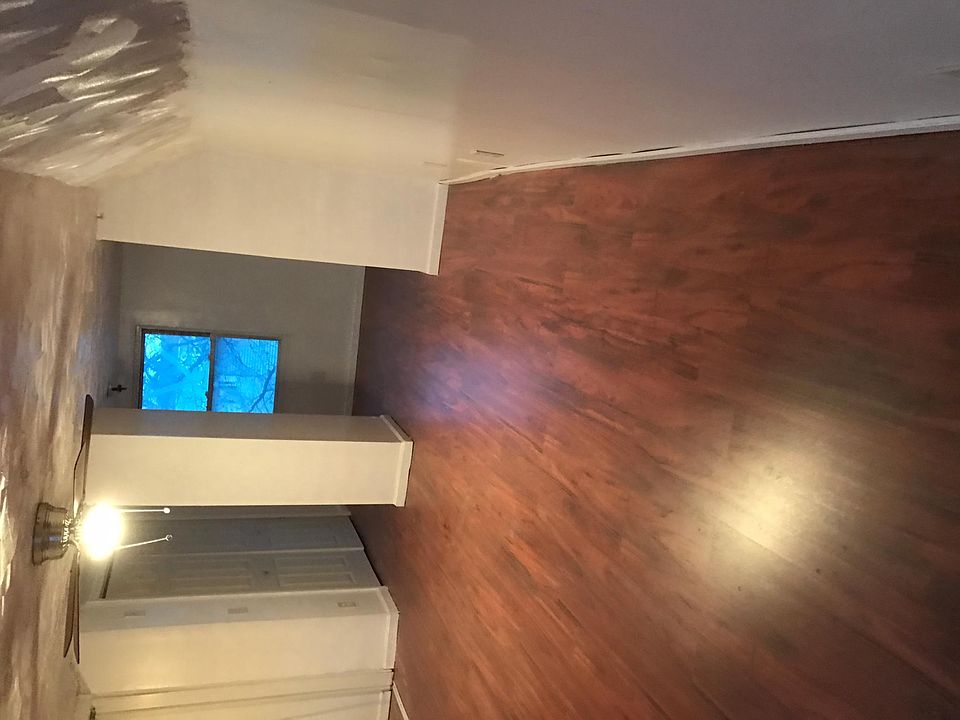 2nd image of 802 S 15th St #House
