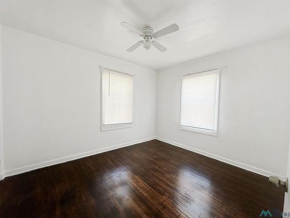 5th image of 410 Green Acres St