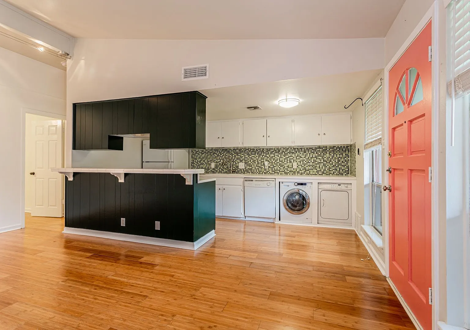 1BR | 1BA Home Stylish Living in the Heart of North Central Austin! — Photo 2