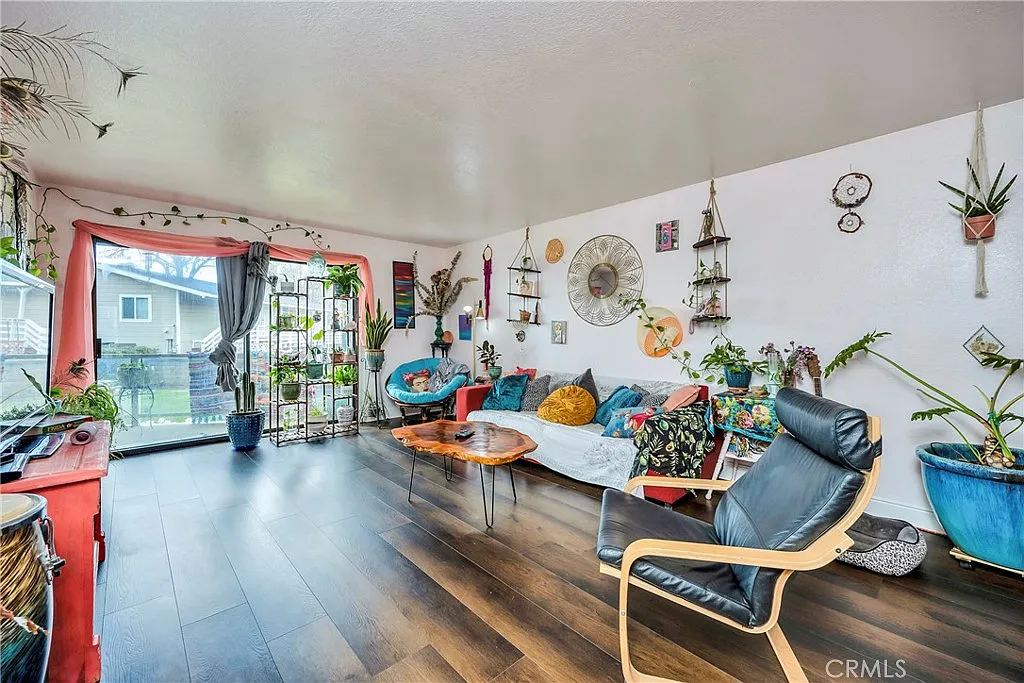 10 Royale Ave APT 2, Lakeport CA - Owner Finance Home