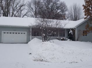 14906 Oak Ridge Cir, Burnsville, MN 55306