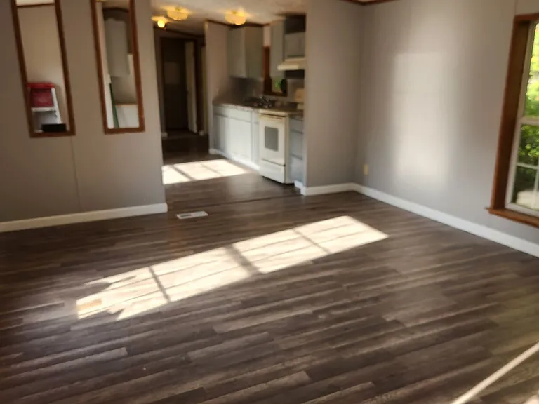 10 Austin Dr — Photo 3