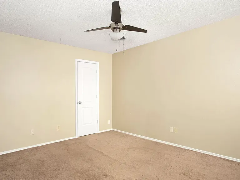 3301 Winton Dr — Photo 15