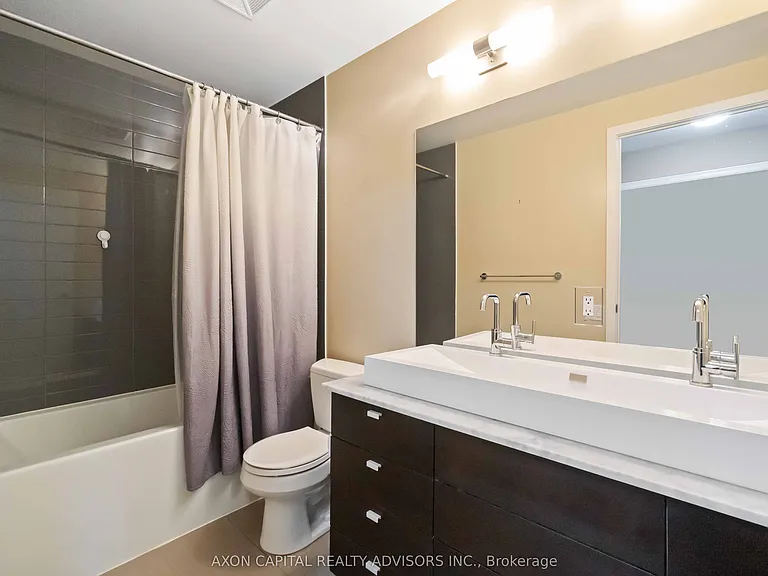 105 The Queensway #1702 — Photo 12