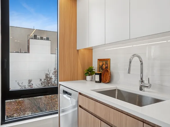 170 Freeman Street image 4 of 16