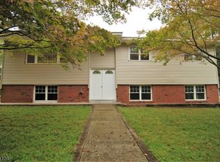 11 Peach Tree St, Andover, NJ 07821