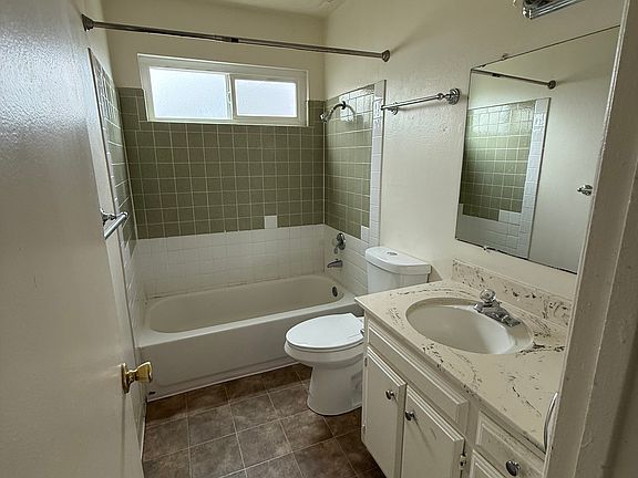 4th image of 4590 Date Ave #5