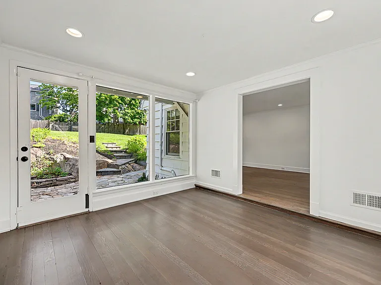 12 Rockview Dr — Photo 6