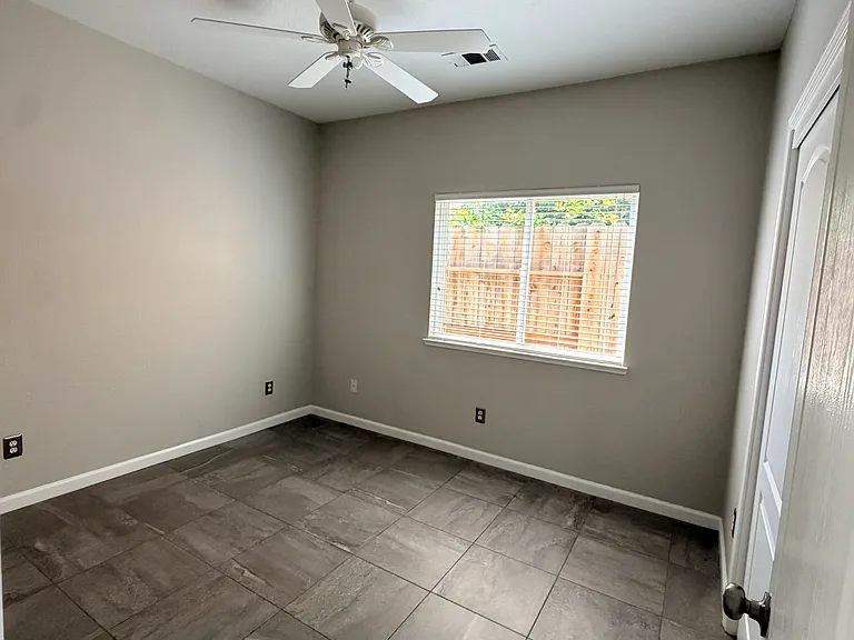 3920 Mountain View Rd — Photo 10