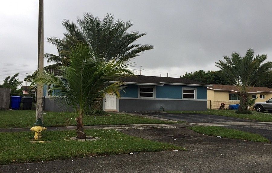 2nd image of 400 SW 72nd Ave