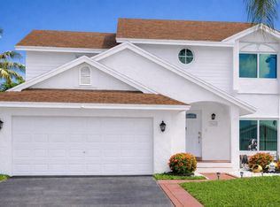 9741 SW 9th Ct, Pembroke Pines, FL 33025