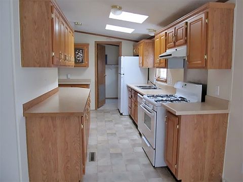 2nd image of 16248 Frontenac Ave