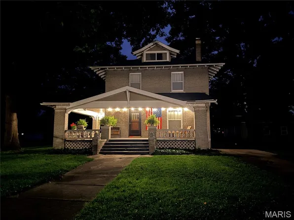 829 E 1st North St, Carlinville, IL 62626