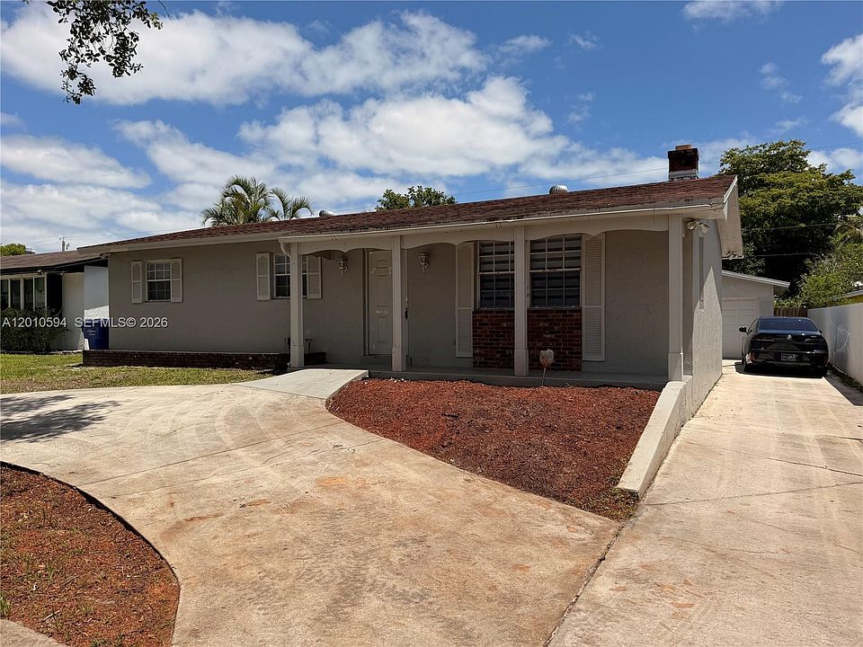 1st image of 3011 N 74th Ave